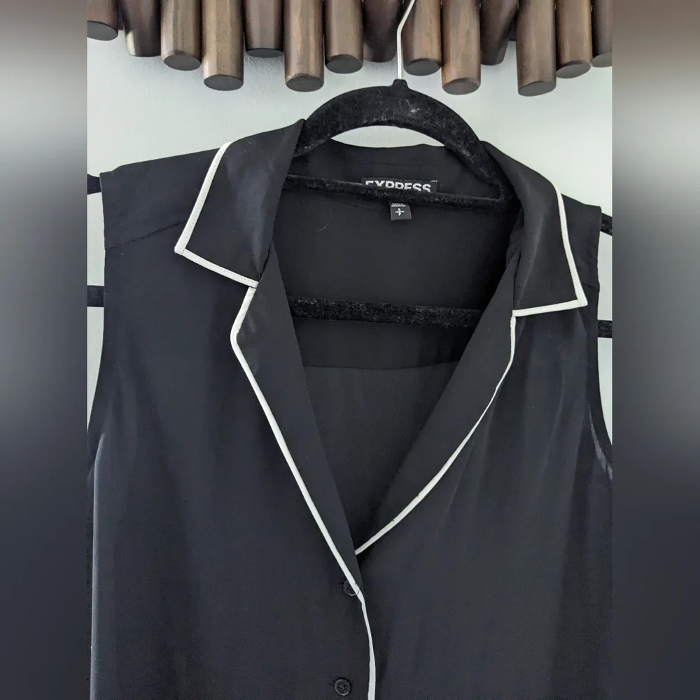 Express Black Blouse with White Trim - Picture 2 of 5